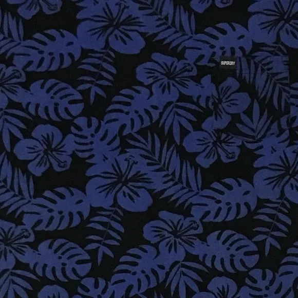 SuperDry T-shirt- Brand New ✨ - Picture 4 of 9